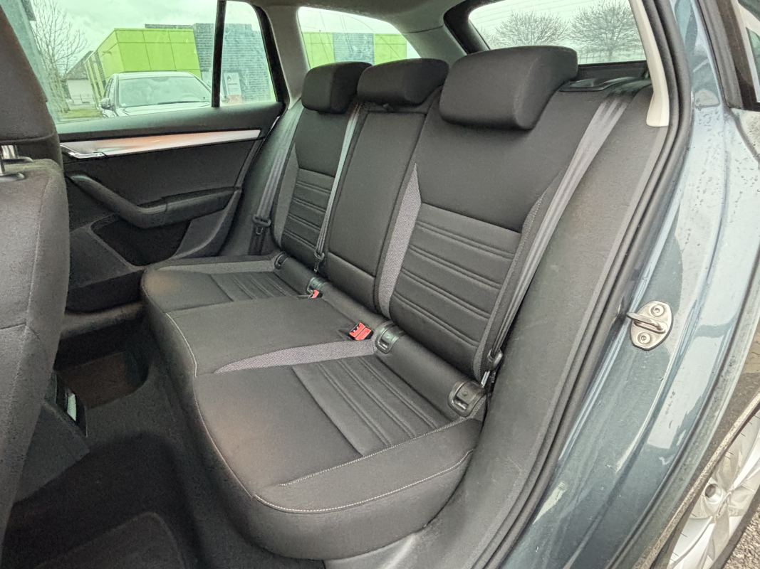 Skoda Octavia Combi — 12