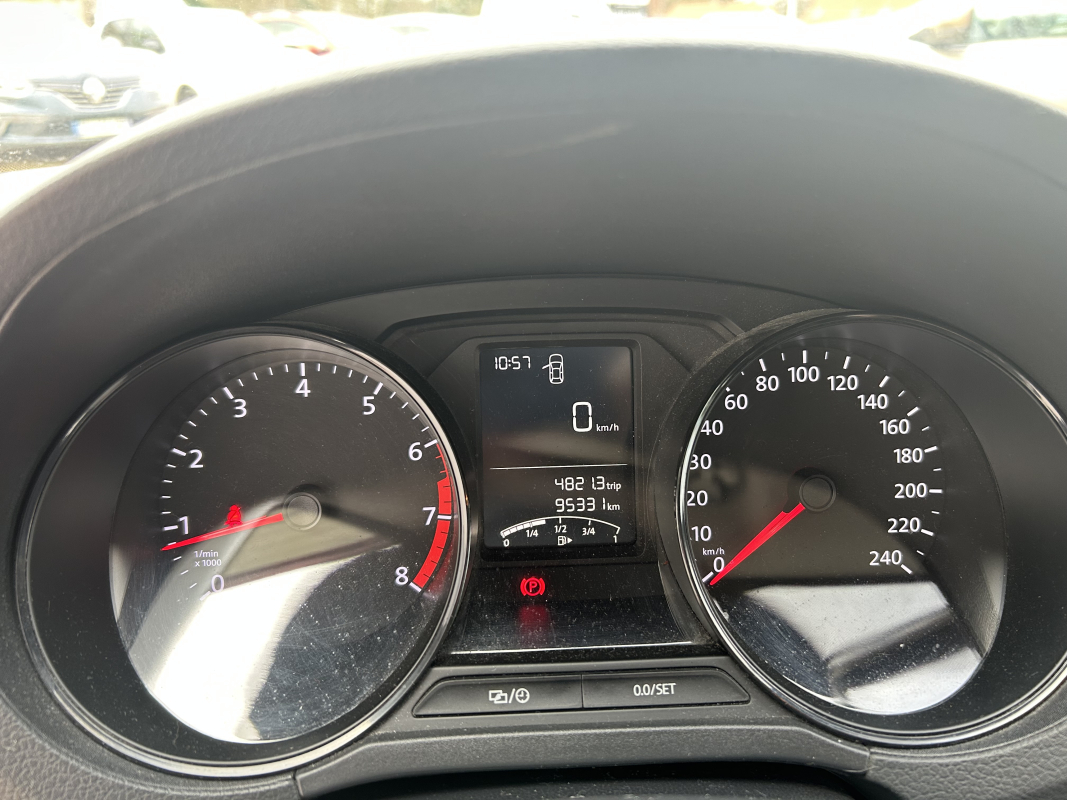 Volkswagen Polo — 16