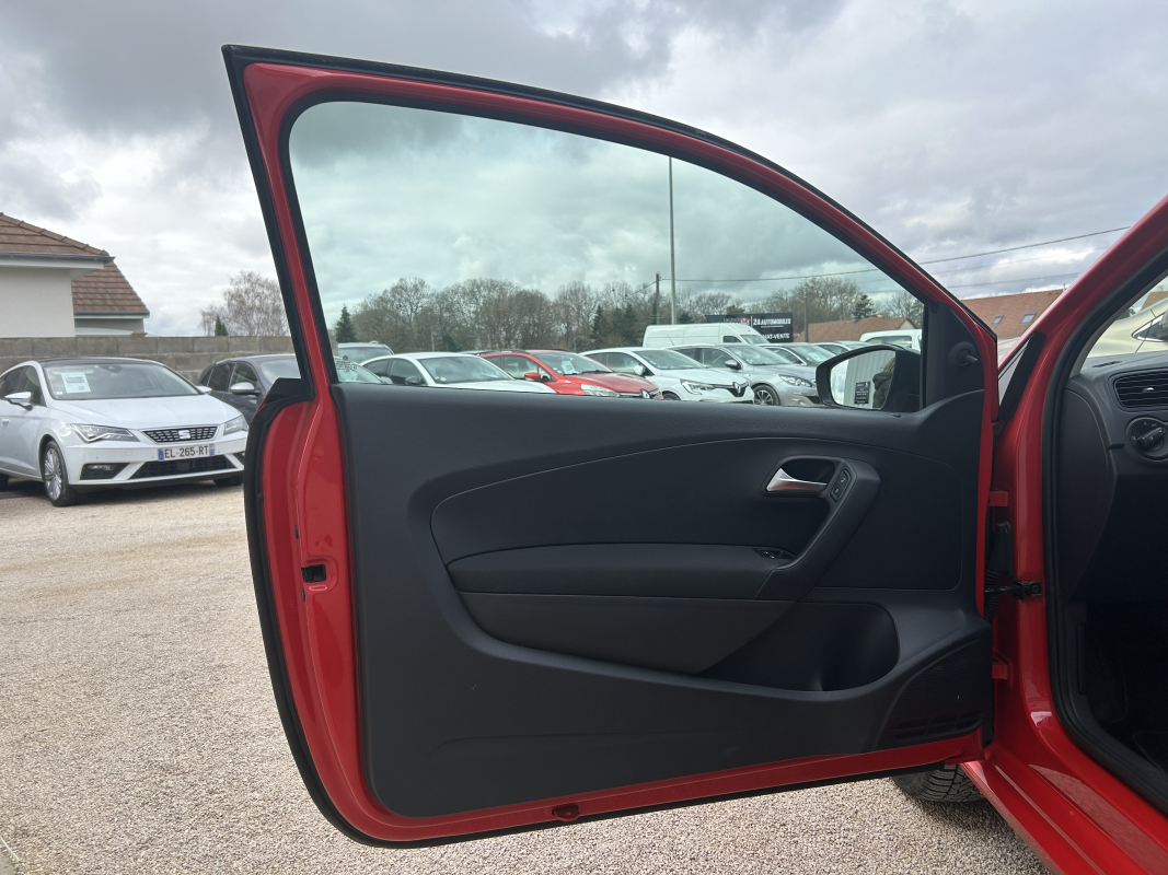 Volkswagen Polo — 19