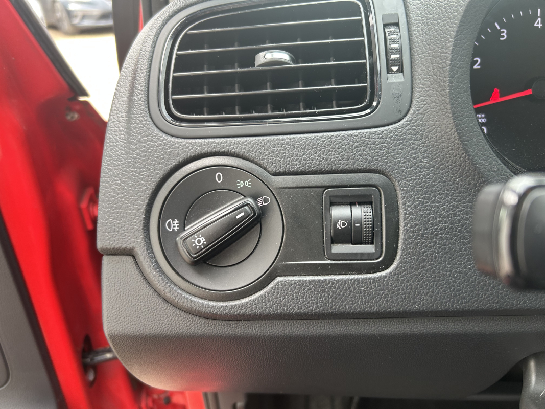 Volkswagen Polo — 24