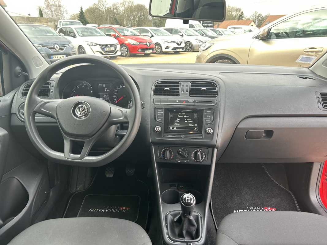 Volkswagen Polo — 12