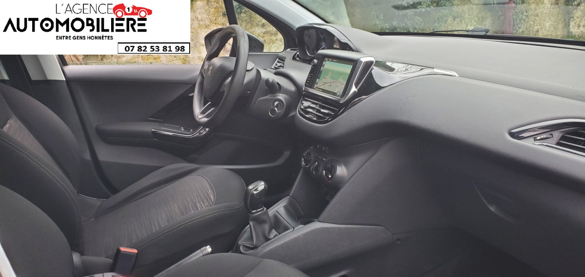 Peugeot 208 Affaire — 11