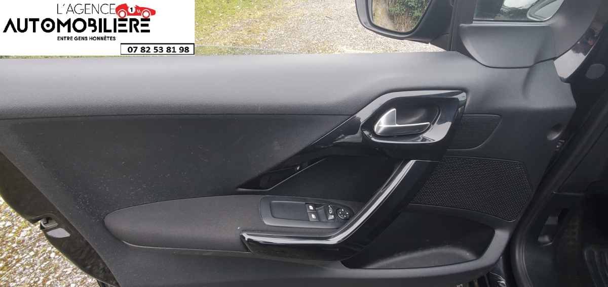 Peugeot 208 Affaire — 14