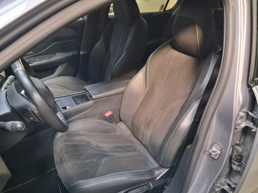 Peugeot 308 — 11