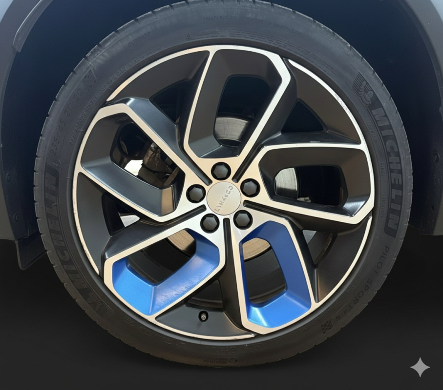 LYNK&CO 01 — 13