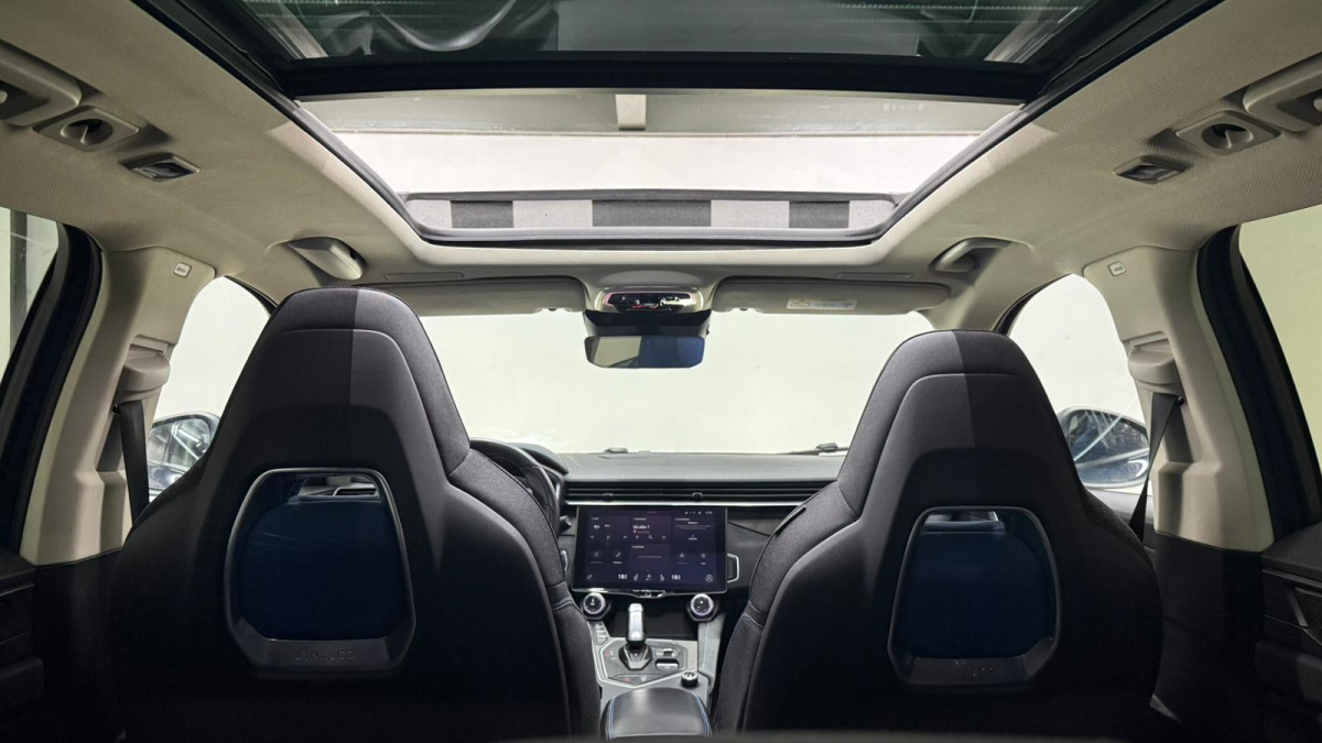 LYNK&CO 01 — 16