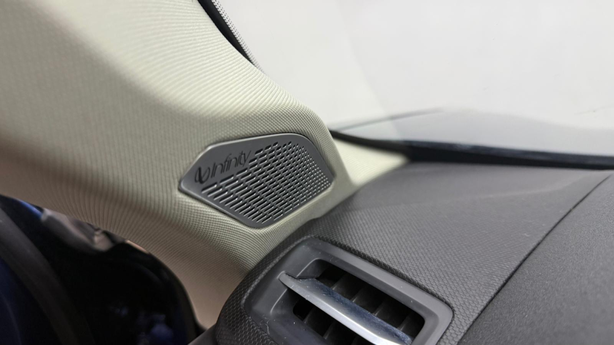 LYNK&CO 01 — 19