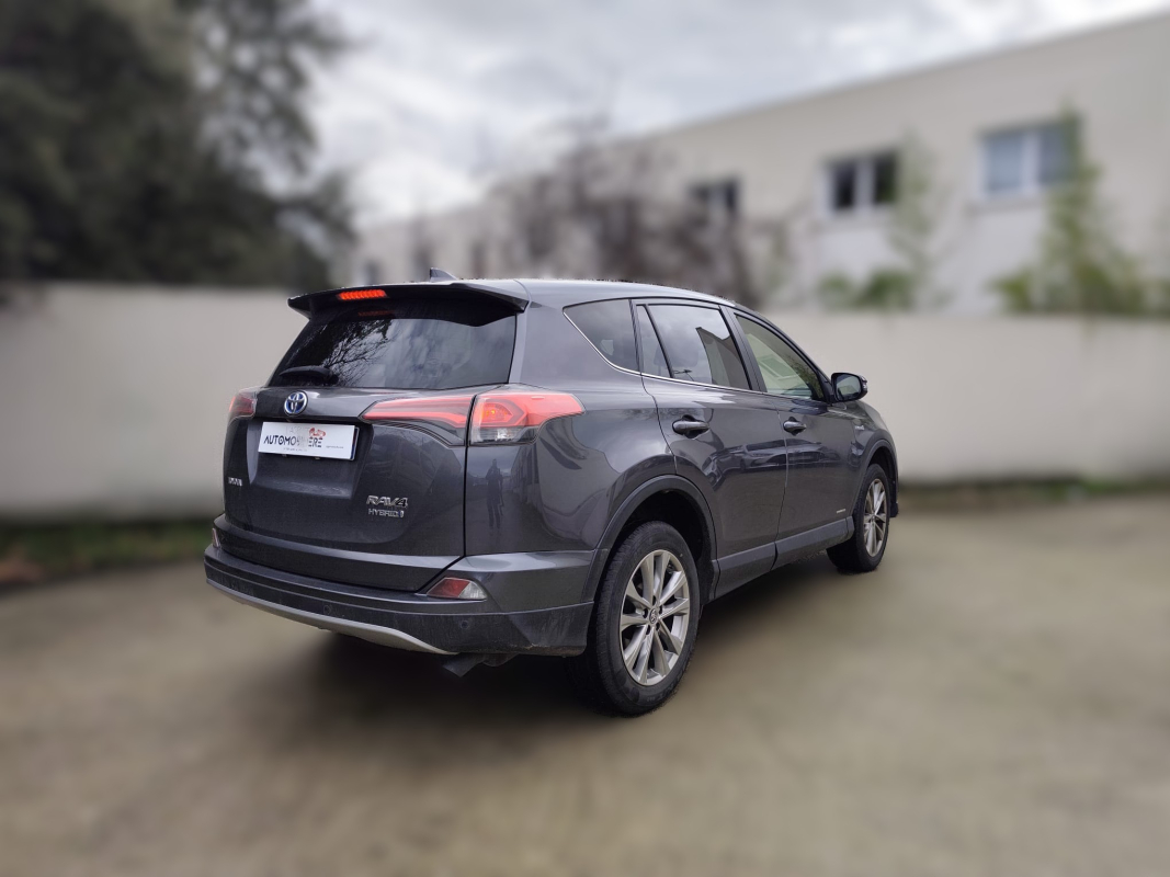 Toyota RAV4 — 5