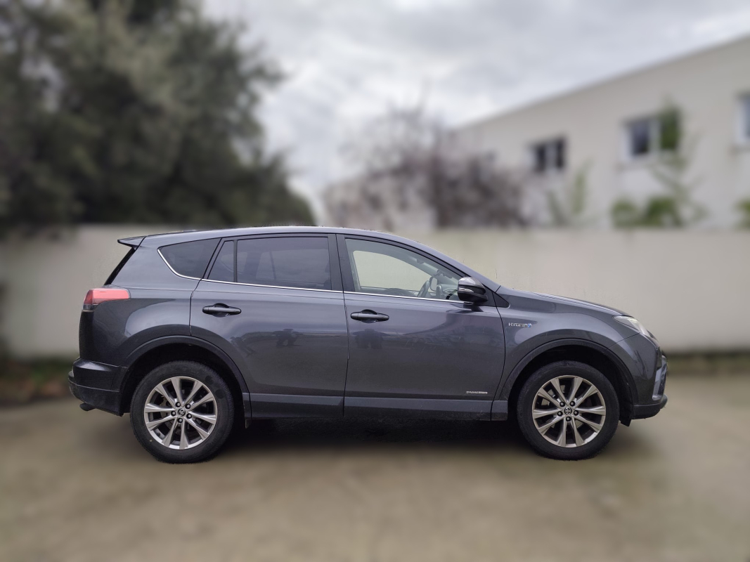 Toyota RAV4 — 6