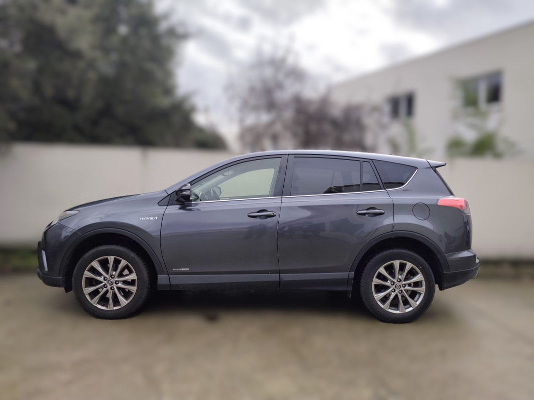 Toyota RAV4 — 2