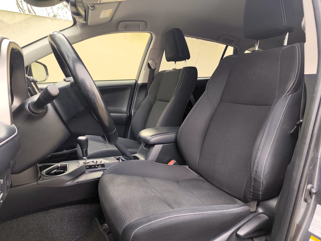Toyota RAV4 — 11