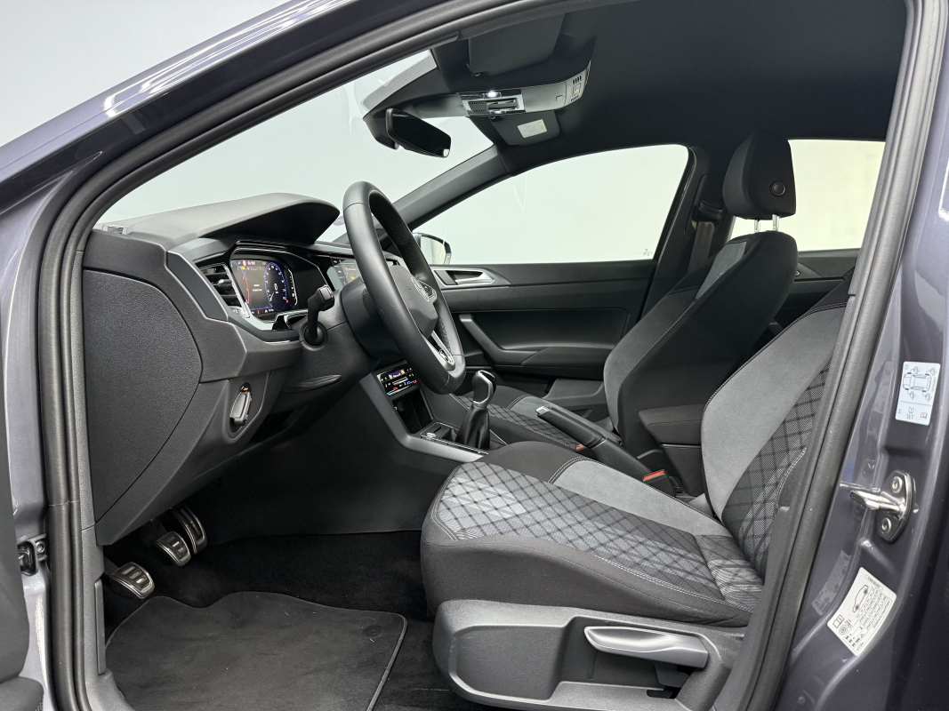 Volkswagen Polo — 12