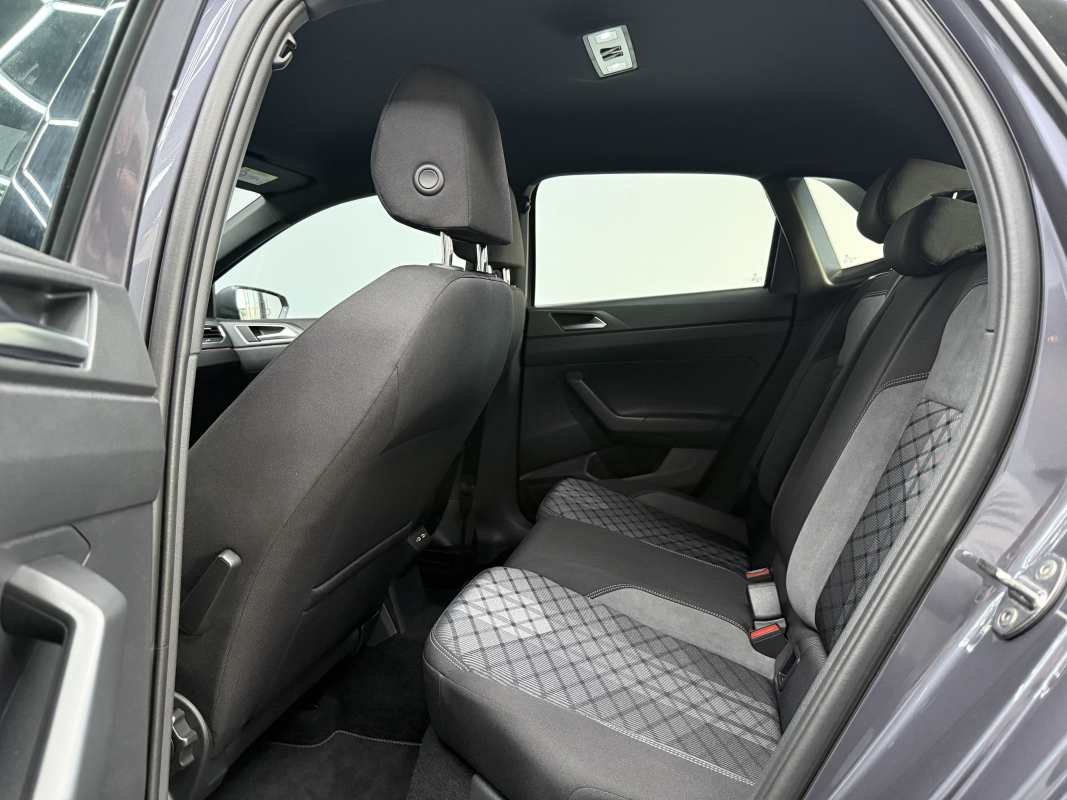 Volkswagen Polo — 16