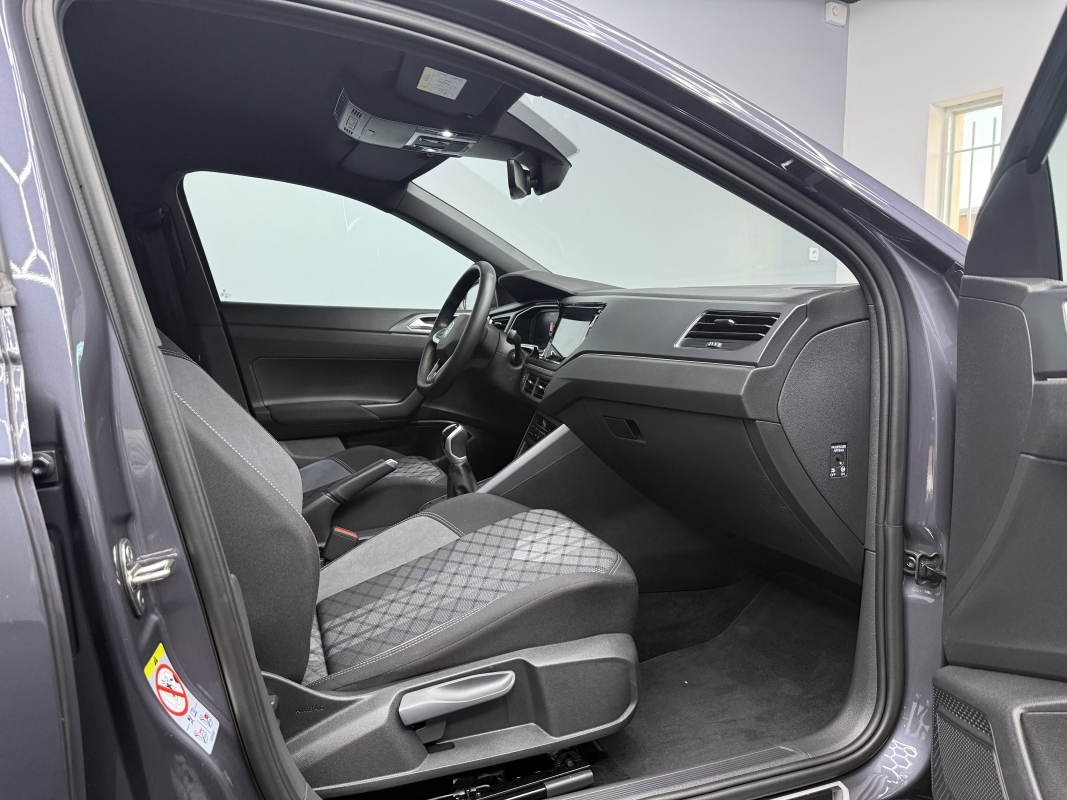 Volkswagen Polo — 22