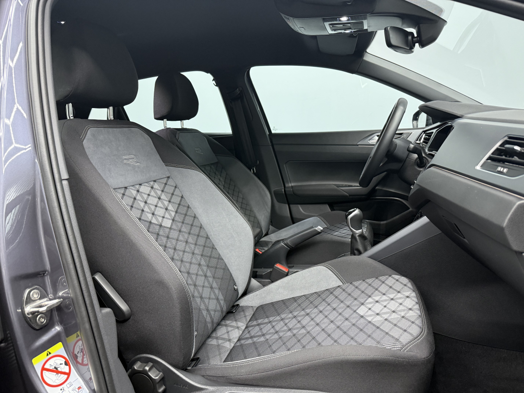 Volkswagen Polo — 23