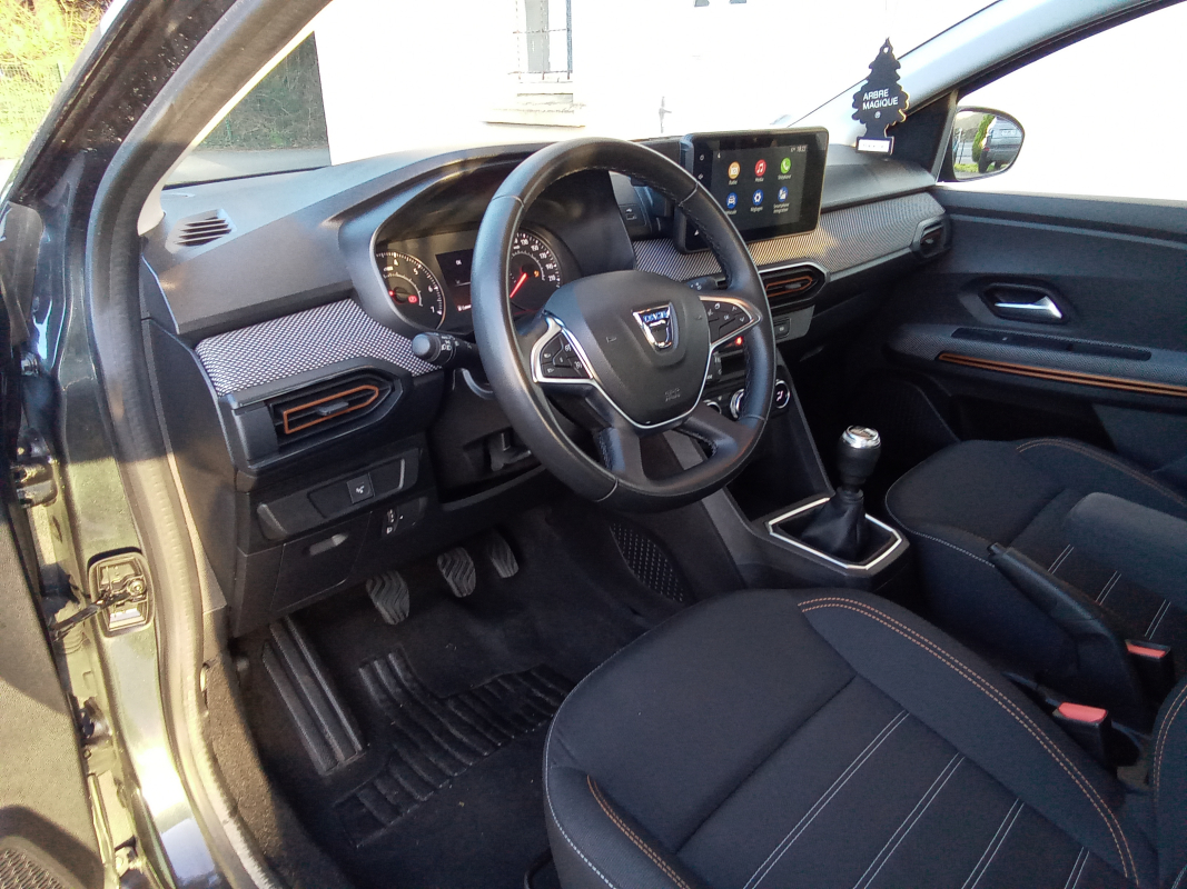 Dacia Sandero — 8