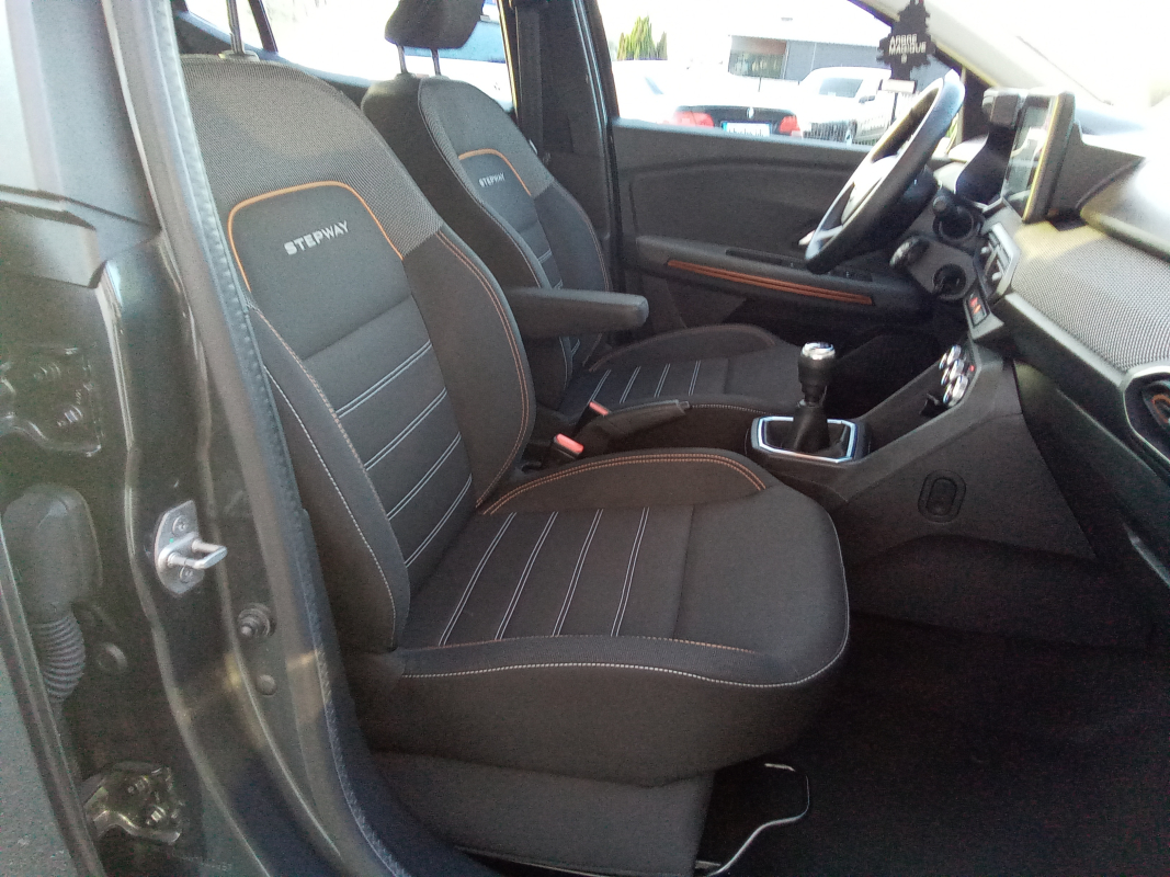 Dacia Sandero — 16