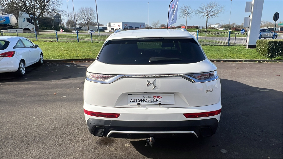DS DS7 CROSSBACK — 8