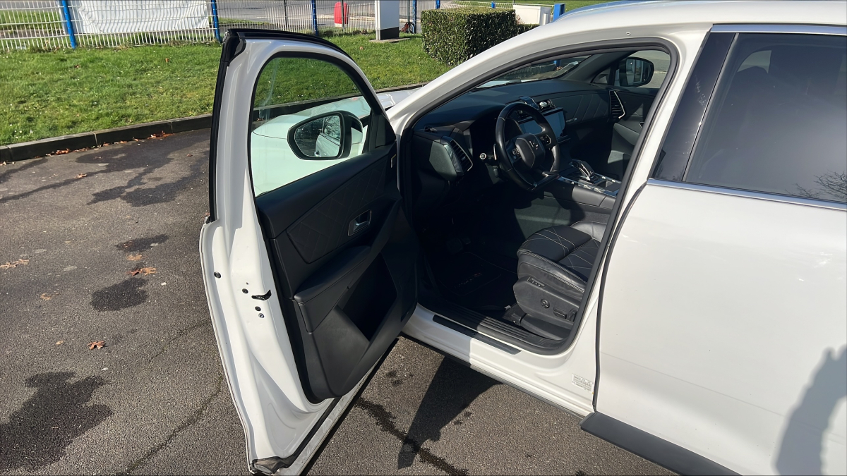DS DS7 CROSSBACK — 15