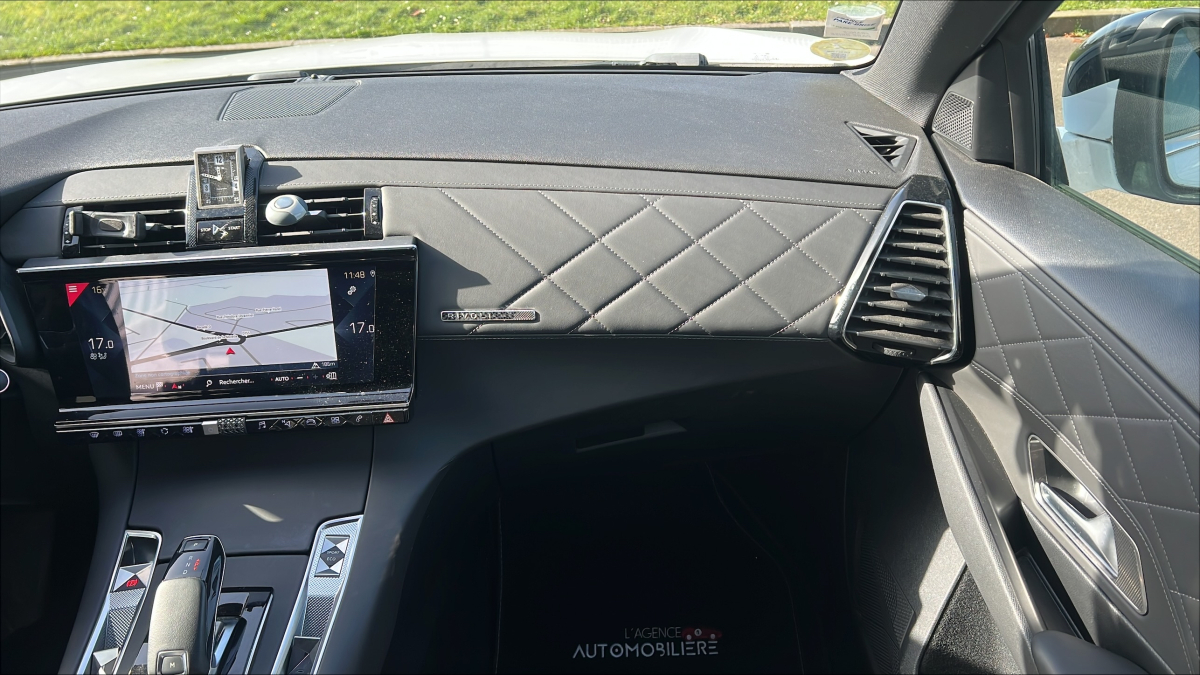 DS DS7 CROSSBACK — 28
