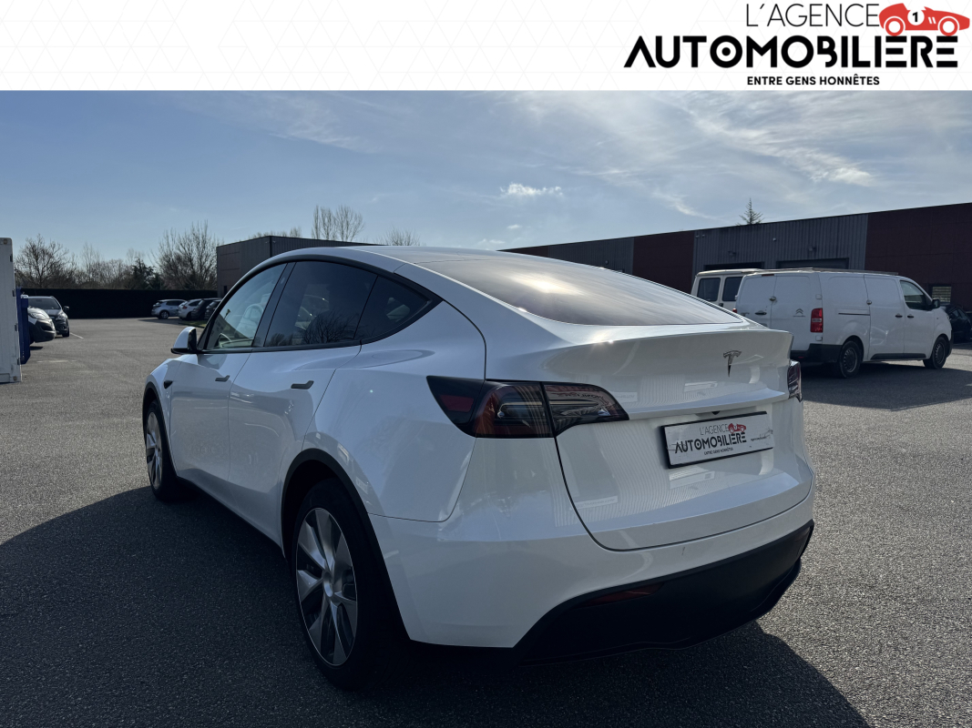Tesla Model Y — 5