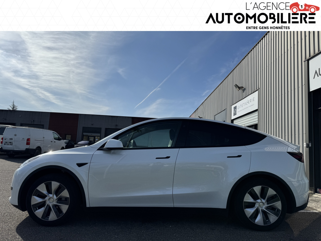 Tesla Model Y — 6