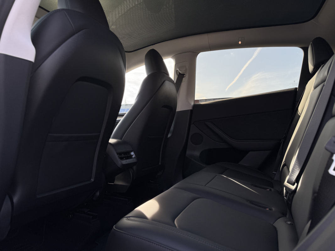 Tesla Model Y — 15