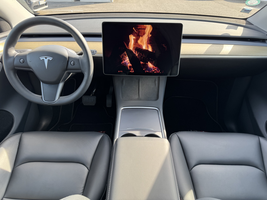Tesla Model Y — 14