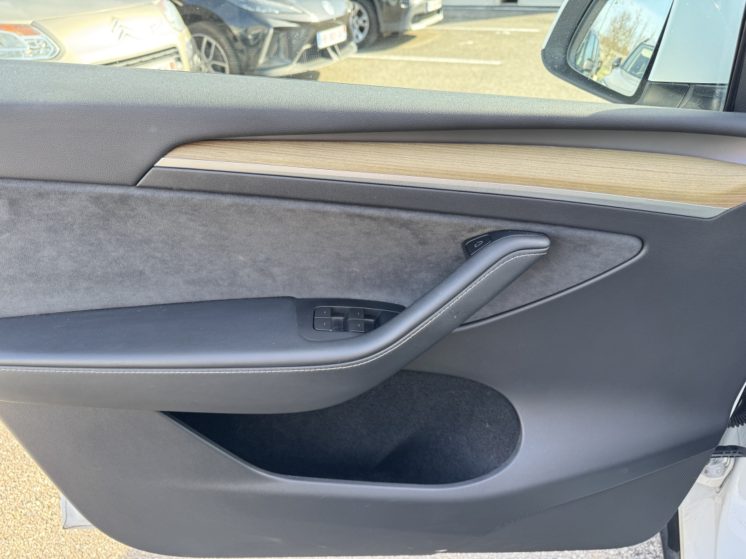 Tesla Model Y — 9
