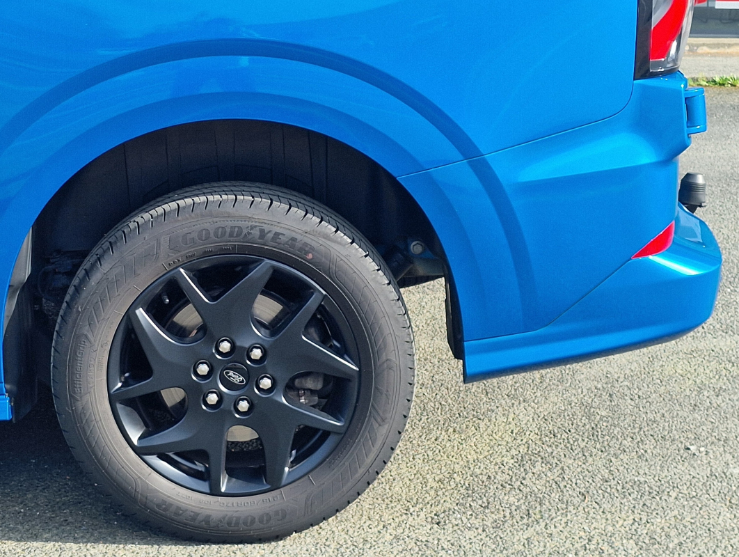 Ford Transit — 24