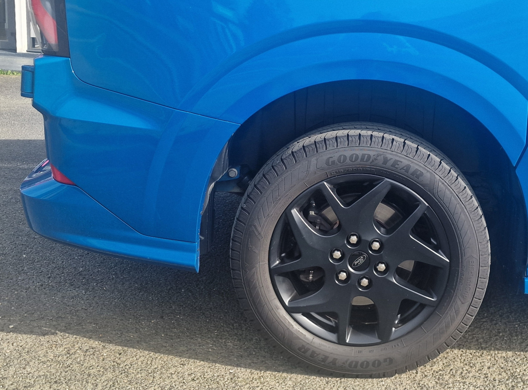 Ford Transit — 23