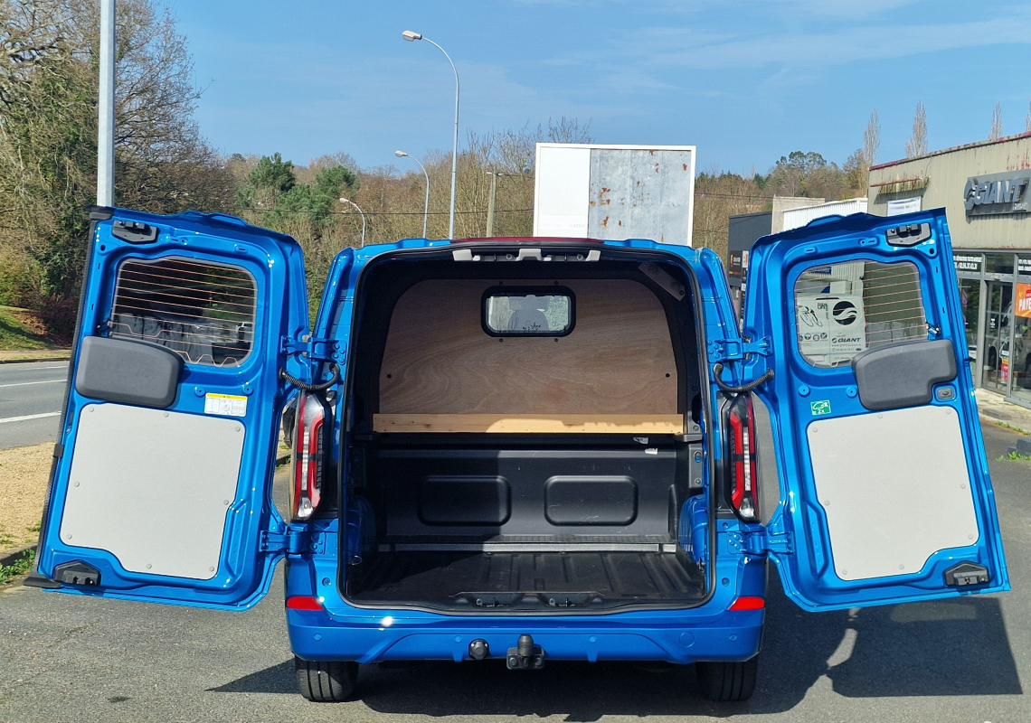 Ford Transit — 37