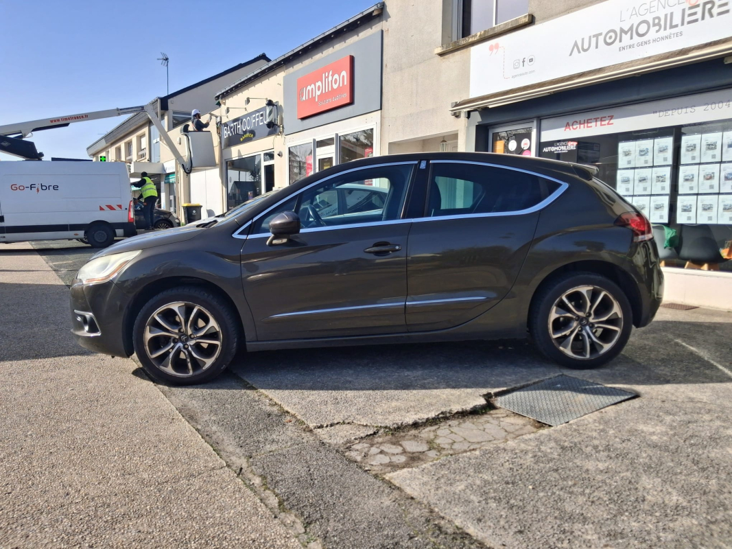 DS DS4 — 8