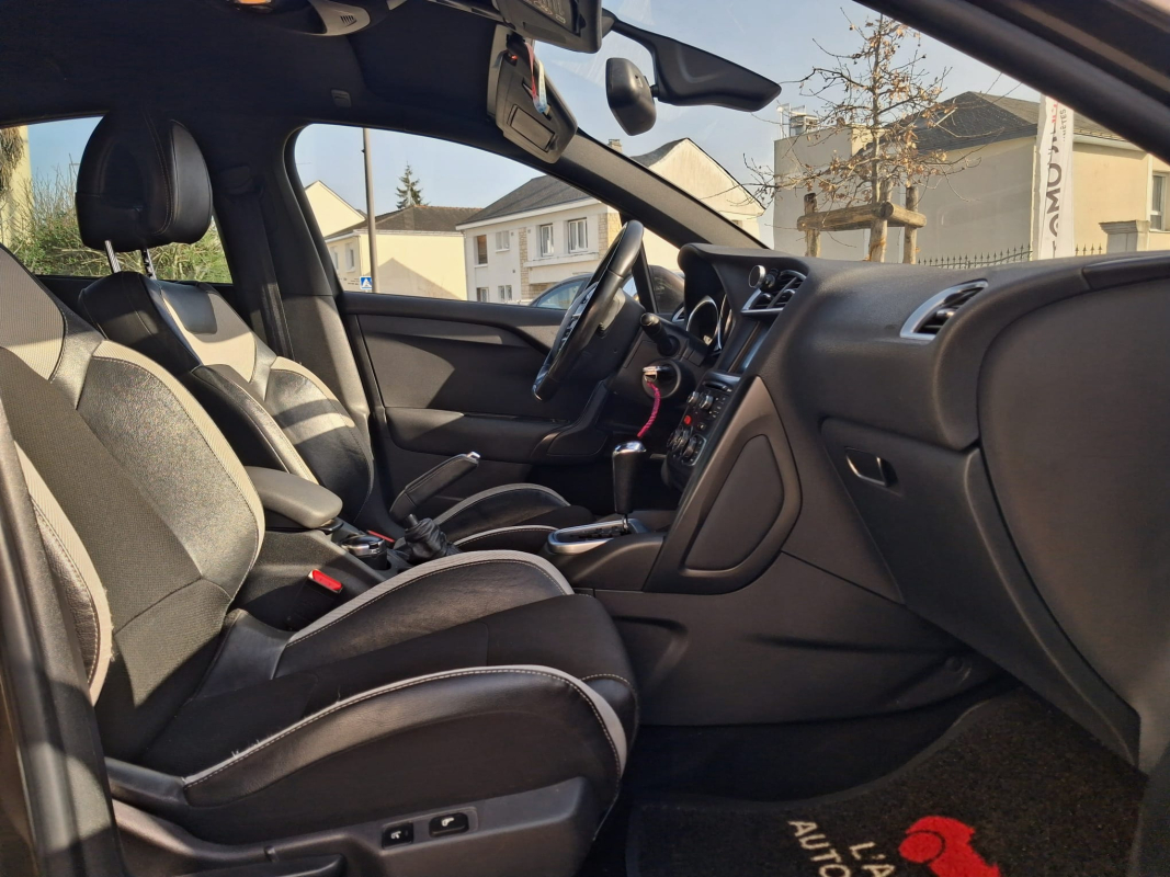 DS DS4 — 12