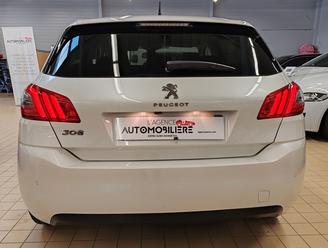 Peugeot 308 — 5