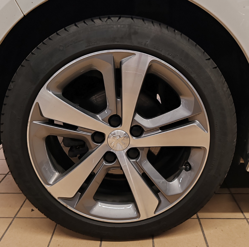 Peugeot 308 — 23