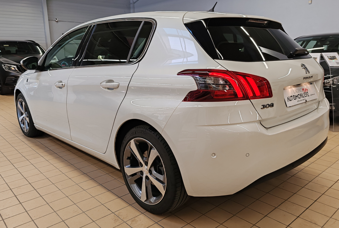 Peugeot 308 — 8