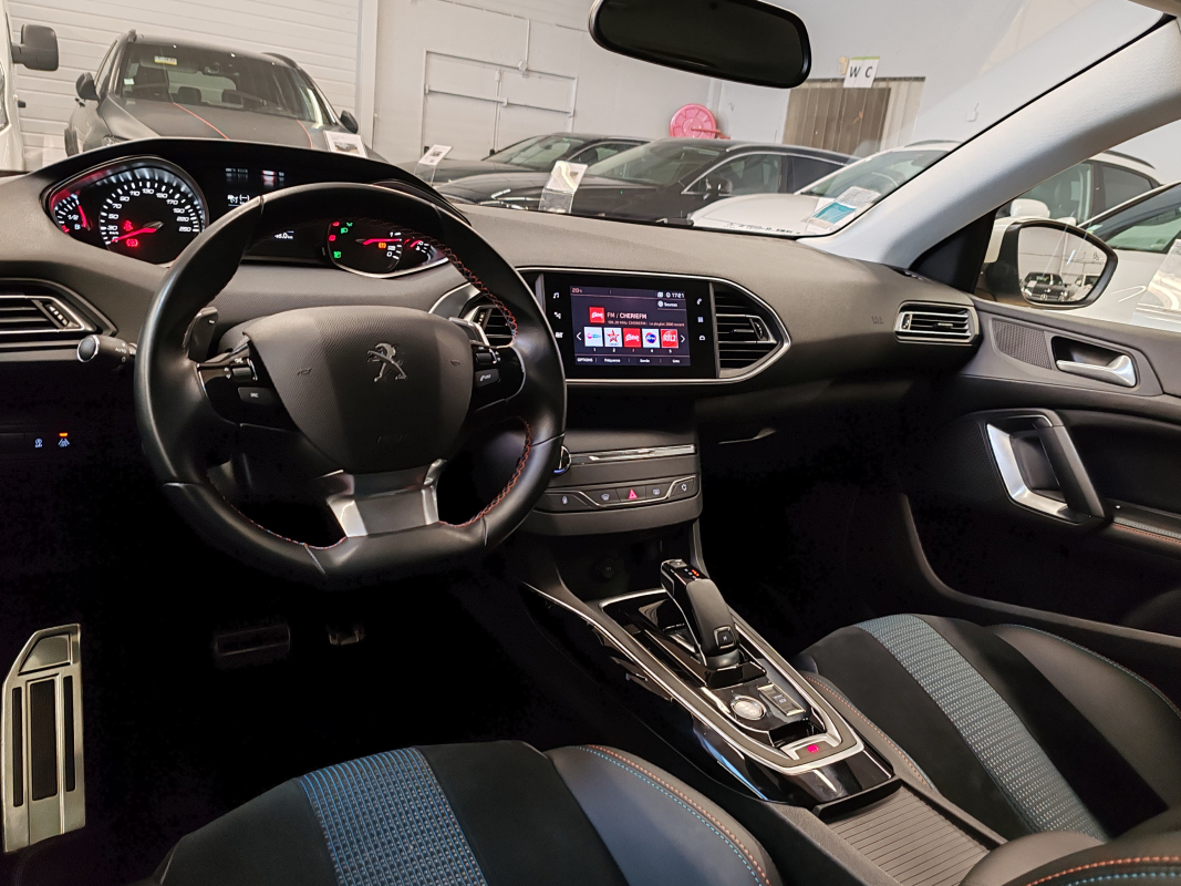 Peugeot 308 — 11
