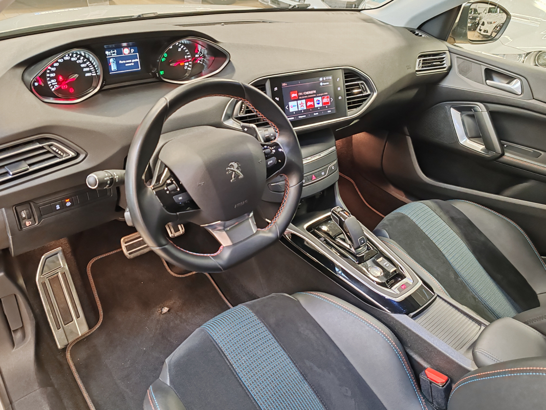 Peugeot 308 — 10