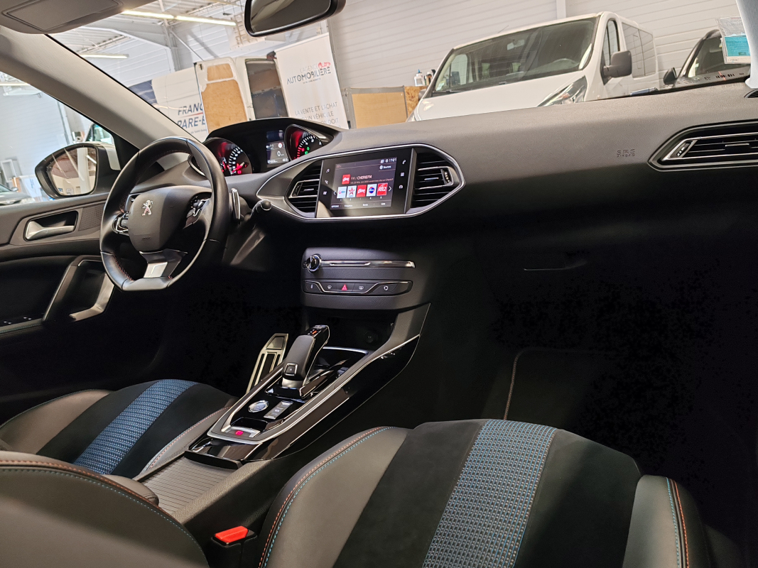 Peugeot 308 — 12