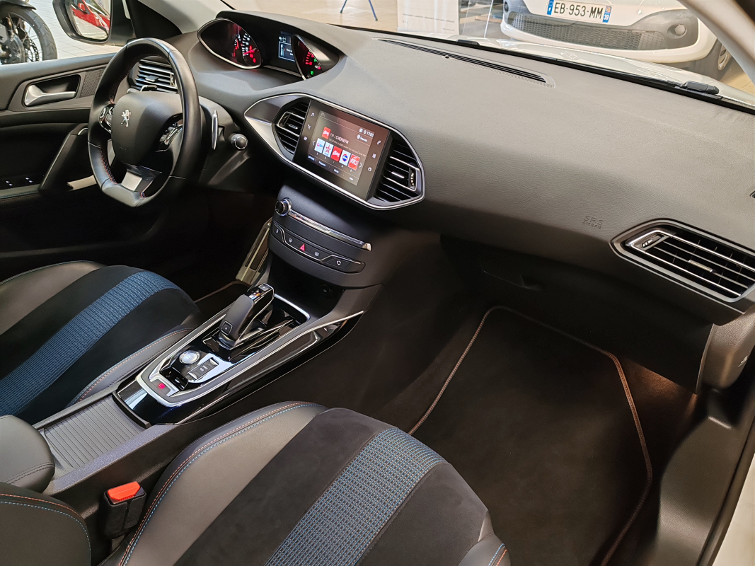 Peugeot 308 — 13