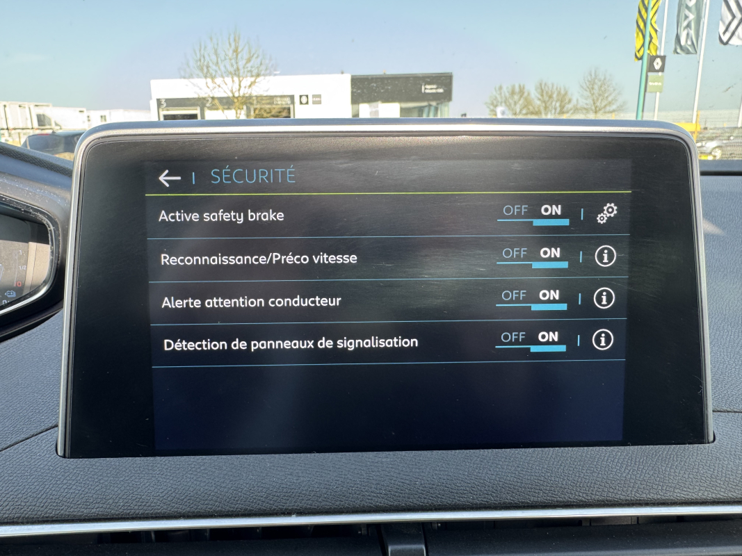 Peugeot 3008 — 24