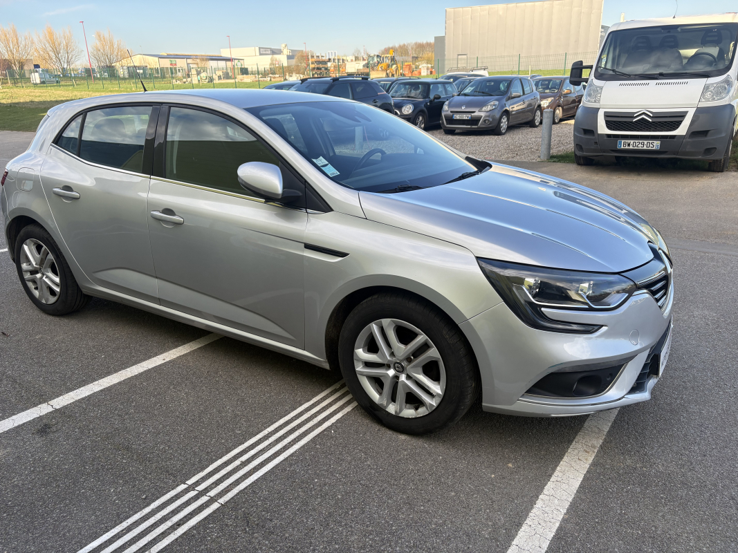 Renault Megane — 4