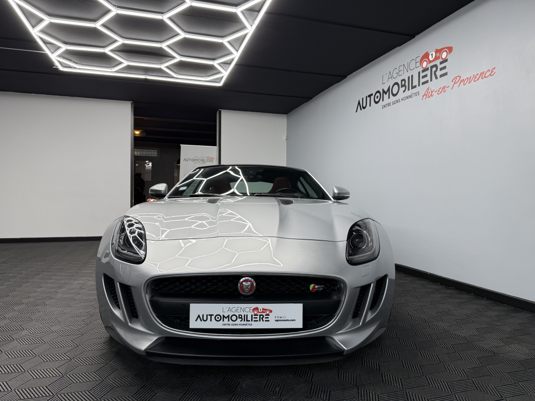 Jaguar F-Type — 12