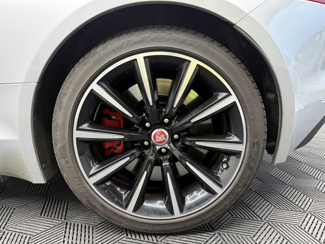 Jaguar F-Type — 26