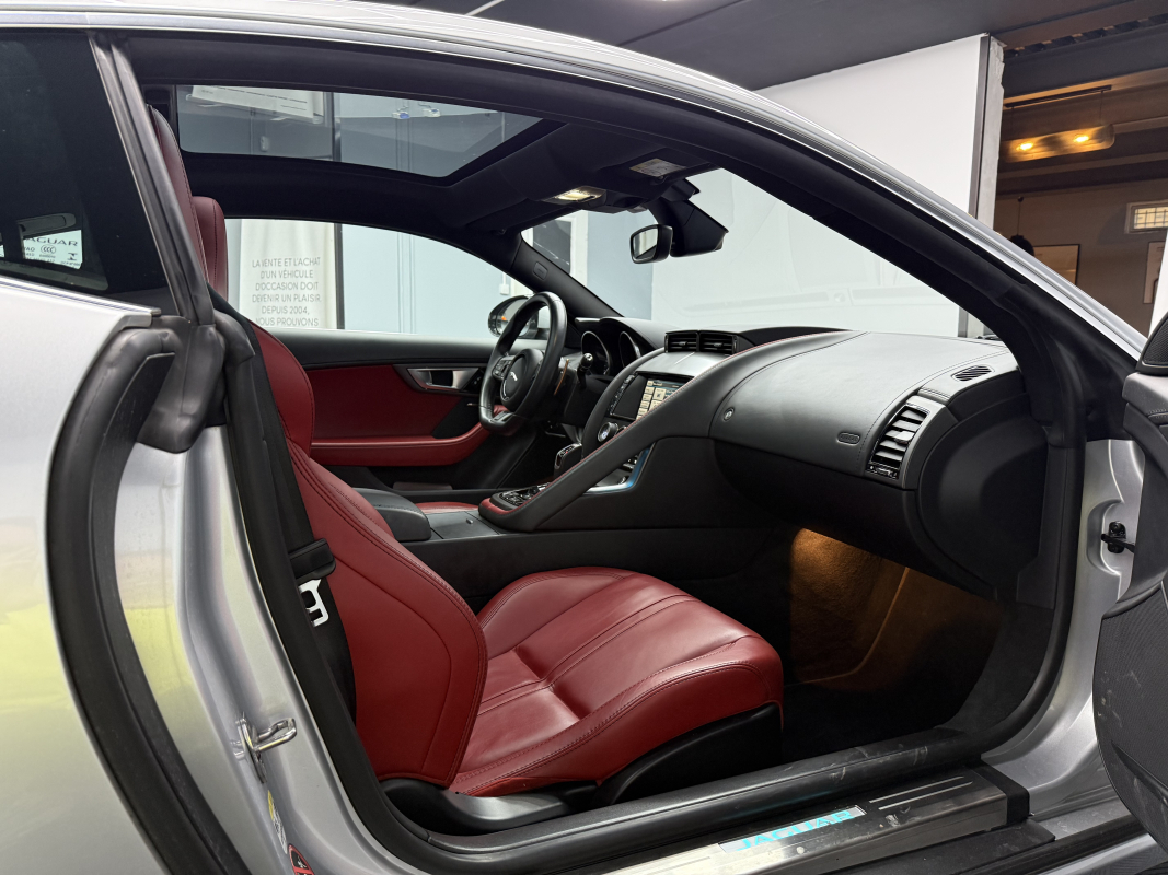 Jaguar F-Type — 20
