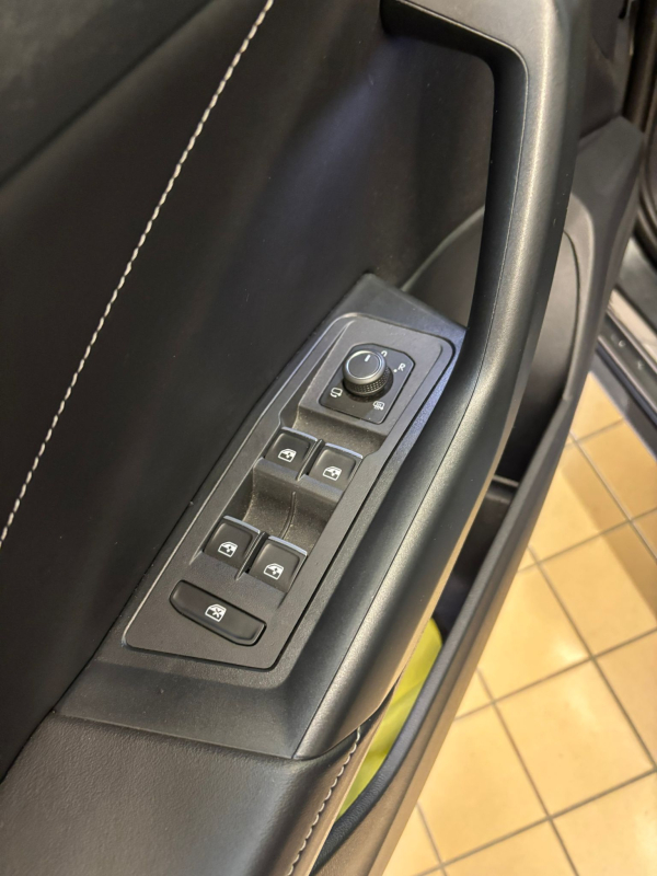 Volkswagen T-roc — 24