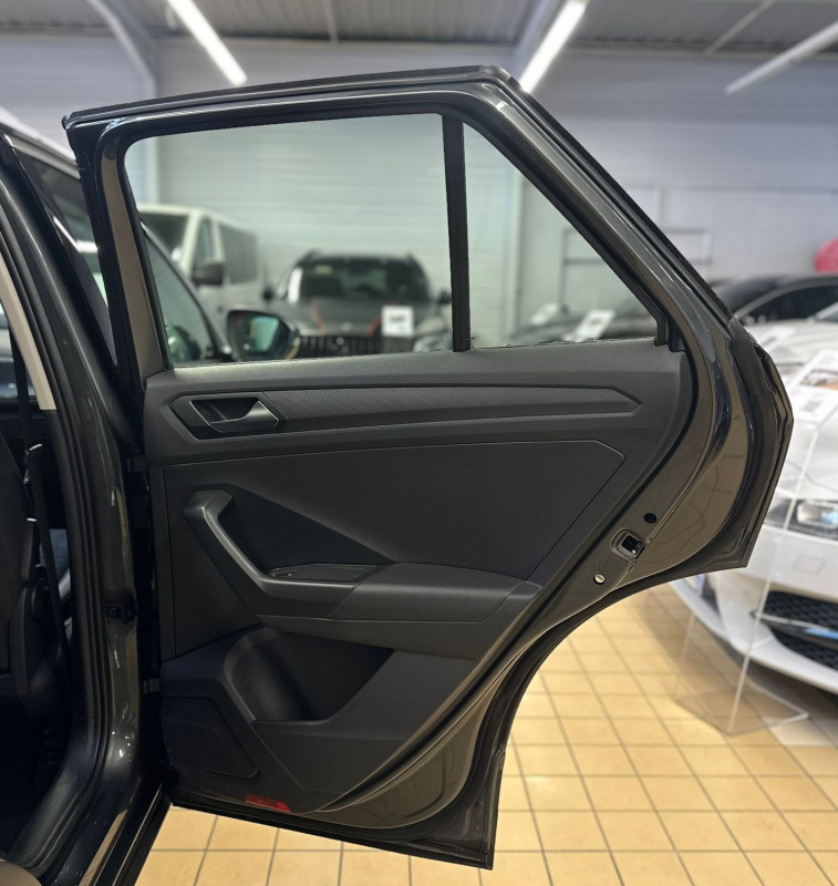 Volkswagen T-roc — 29