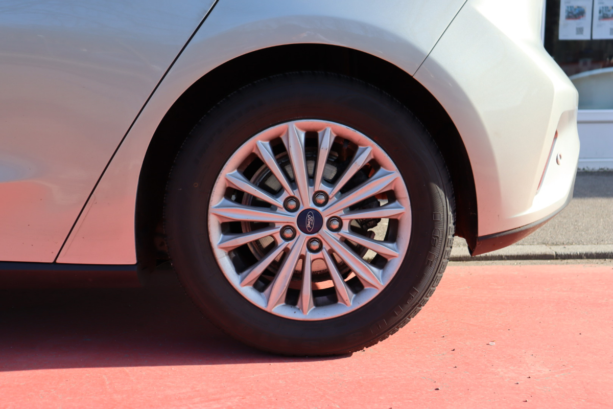 Ford Focus — 9