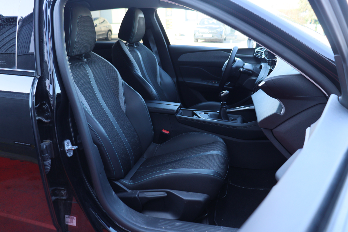 Peugeot 308 — 9